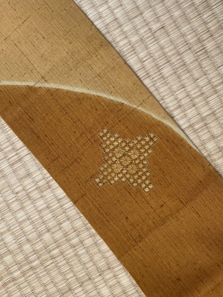 【未使用品】紬地染め分けに汕頭刺繍名古屋帯
