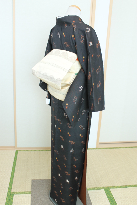久米島紬着物 | リサイクル着物・着物コーディネイト【布々や】横浜 